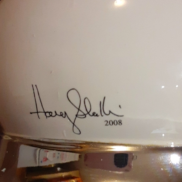 Handcrafted Toasted Marshmallow Martini Candle - Picture 3 of 5